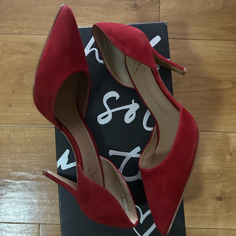 Red pumps - Picture 2 of 3